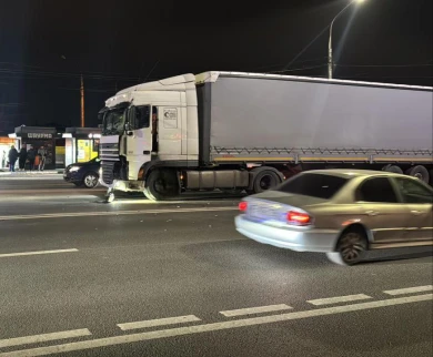 Грузовик насмерть сбил женщину на Московском проспекте