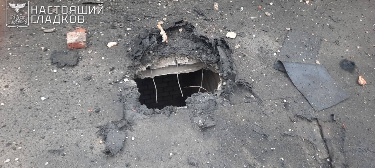 Беспилотник ВСУ пробил крышу многоквартирного дома в Белгороде