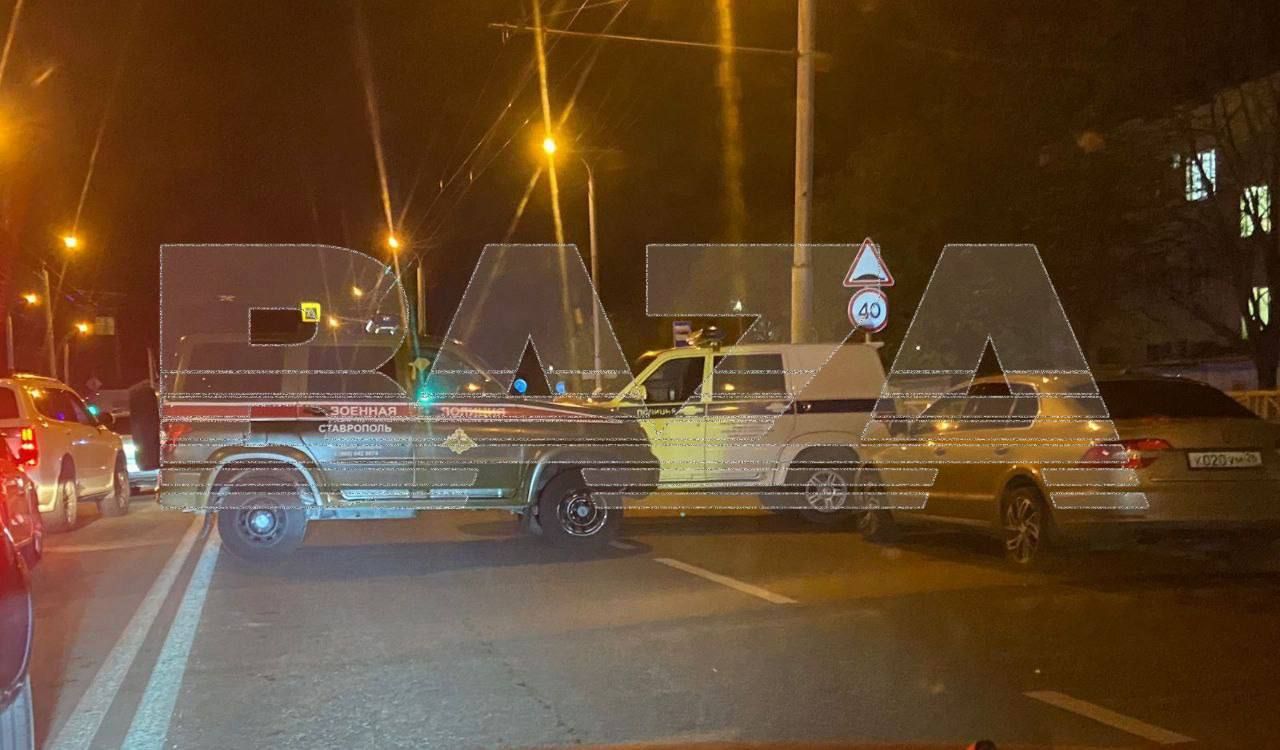 Взрыв прогремел на&nbsp;остановке в российском городе — пострадала женщина