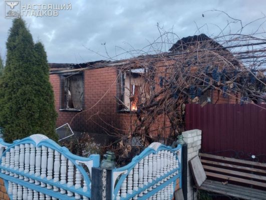 В ходе массированной атаки беспилотников в белгородских селах разрушены дома