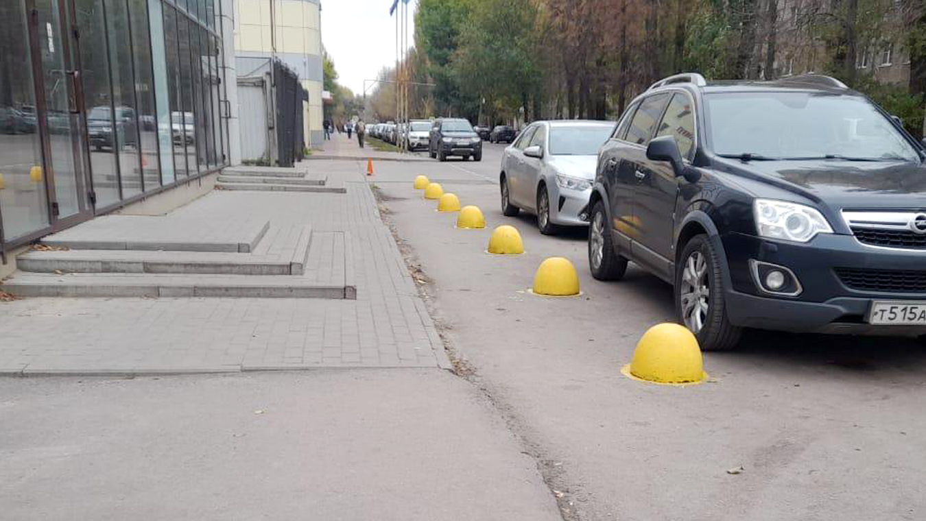 После вмешательства «МОЁ!» для пешеходов открыли тротуар