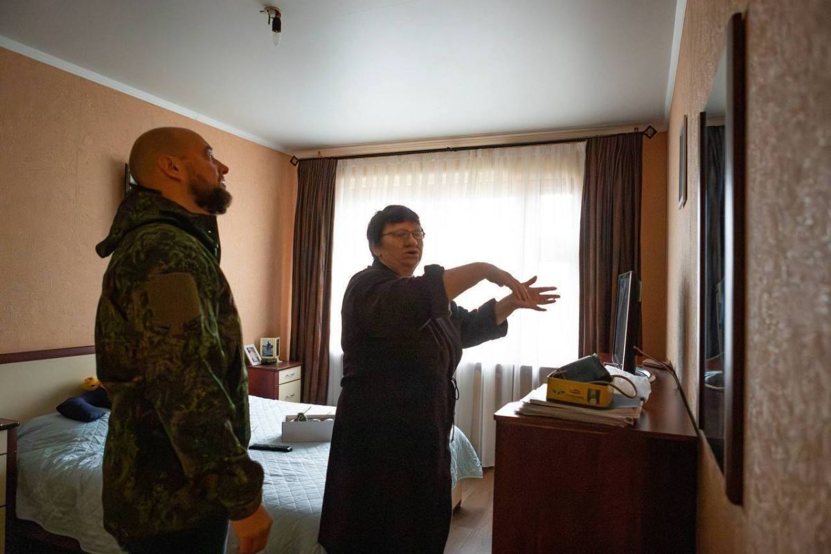 «Вода течет и искрит»: куряне с Кавказской остались с протекающей крышей и риском замыкания