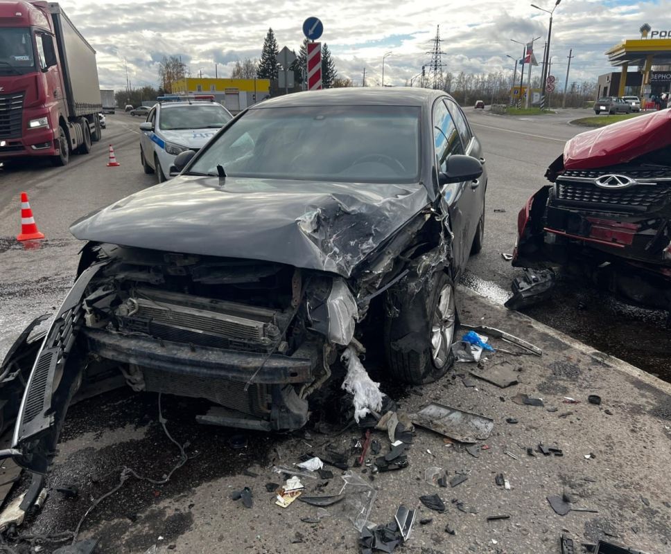 Два человека пострадали в аварии в Покрово-Пригородном