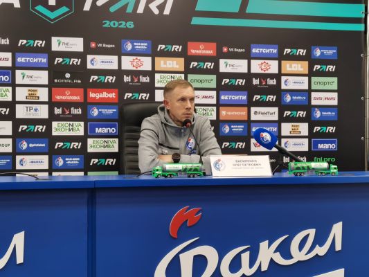 «Это неприятная история». Тренер «Факела» Василенко прокомментировал обидное поражение в Хабаровске