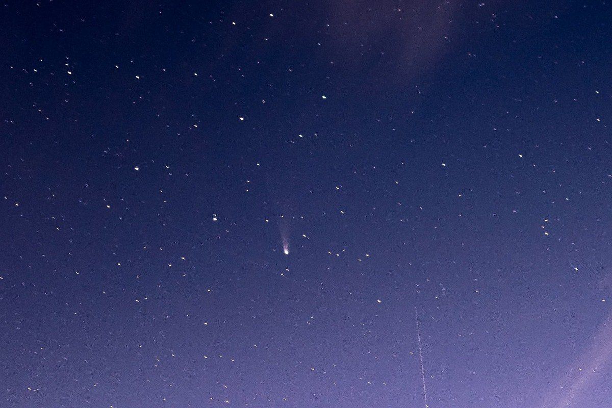 Жительница Петровского сфотографировала редкую комету