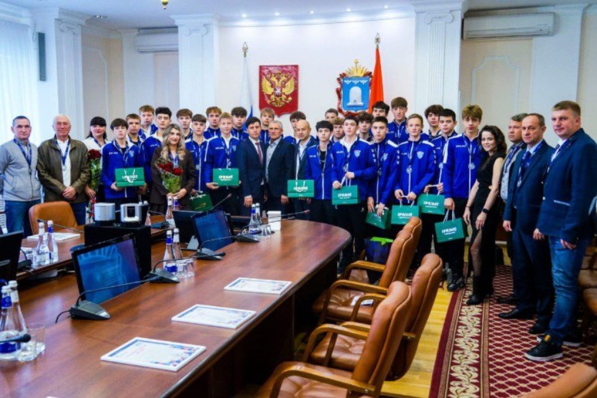 Тамбовская «Академия футбола» завоевала серебро на первенстве ЮФЛ