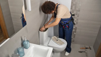 Сантехники-мошенники насчитали за ремонт бачка унитаза 18 тысяч