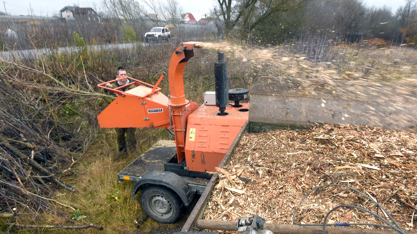 Щепки летят!