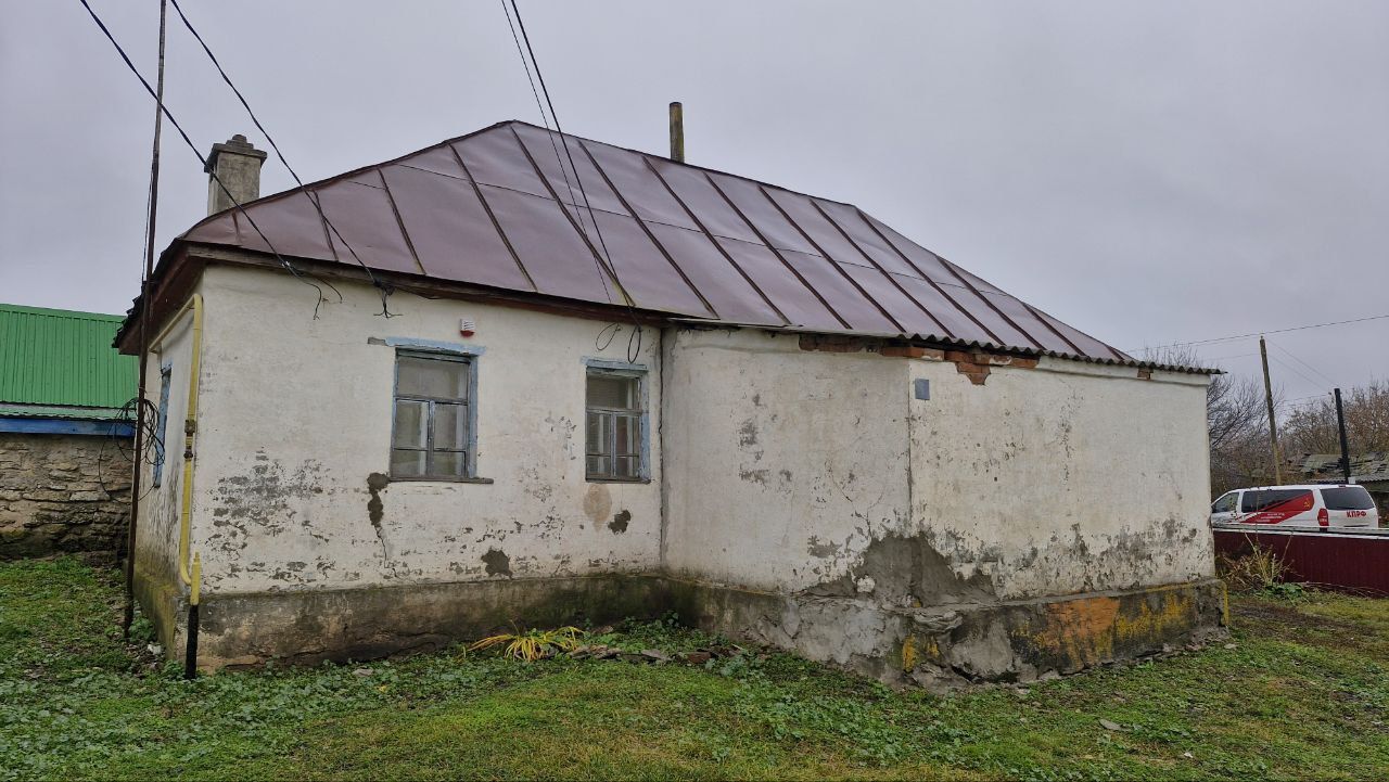 Коммунисты показали разруху липецкого ФАПа во всей красе