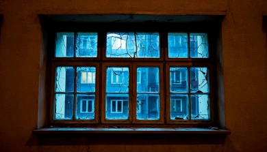 Многоквартирный дом повреждён при атаке БПЛА в Воронежской области