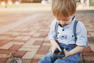 В России введут детские сим-карты. Как они будут работать?