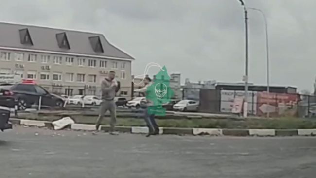 Белгородские водители устроили разборку на дороге из-за того, что не поделили полосу