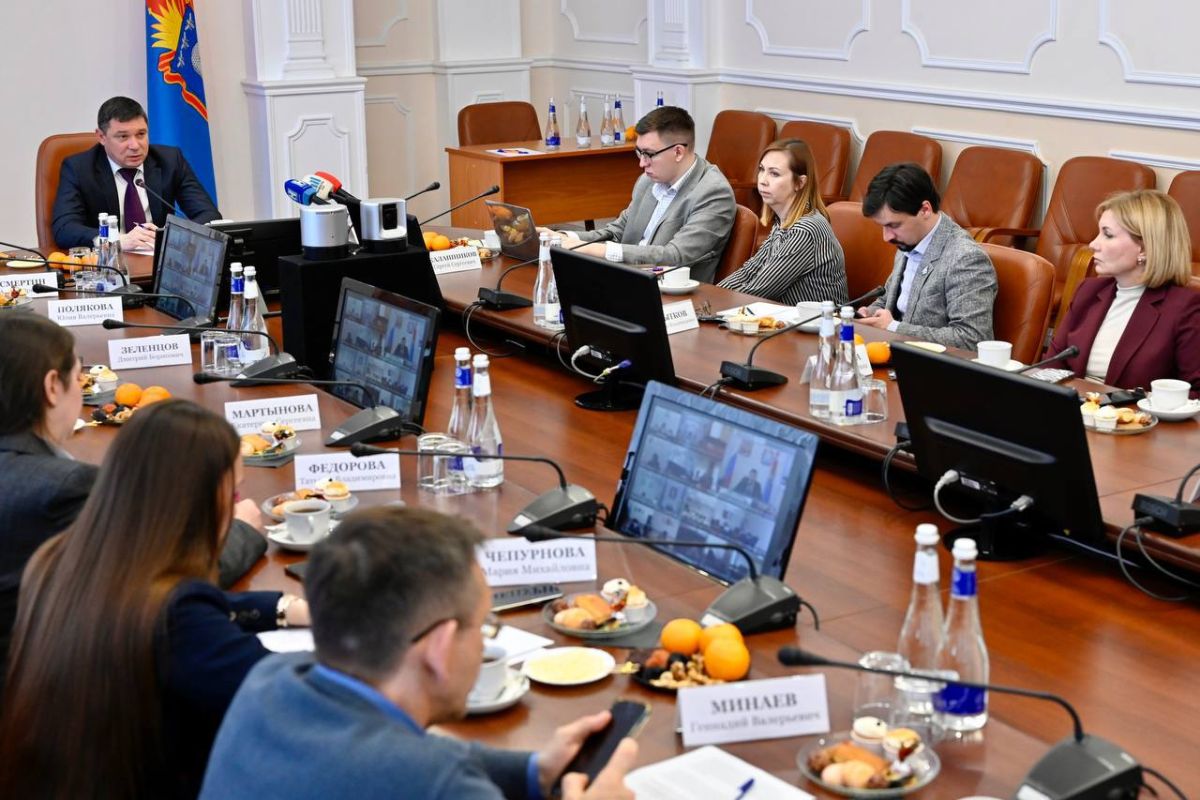 Первышов провёл пресс-конференцию, посвящённую первому году работы в регионе