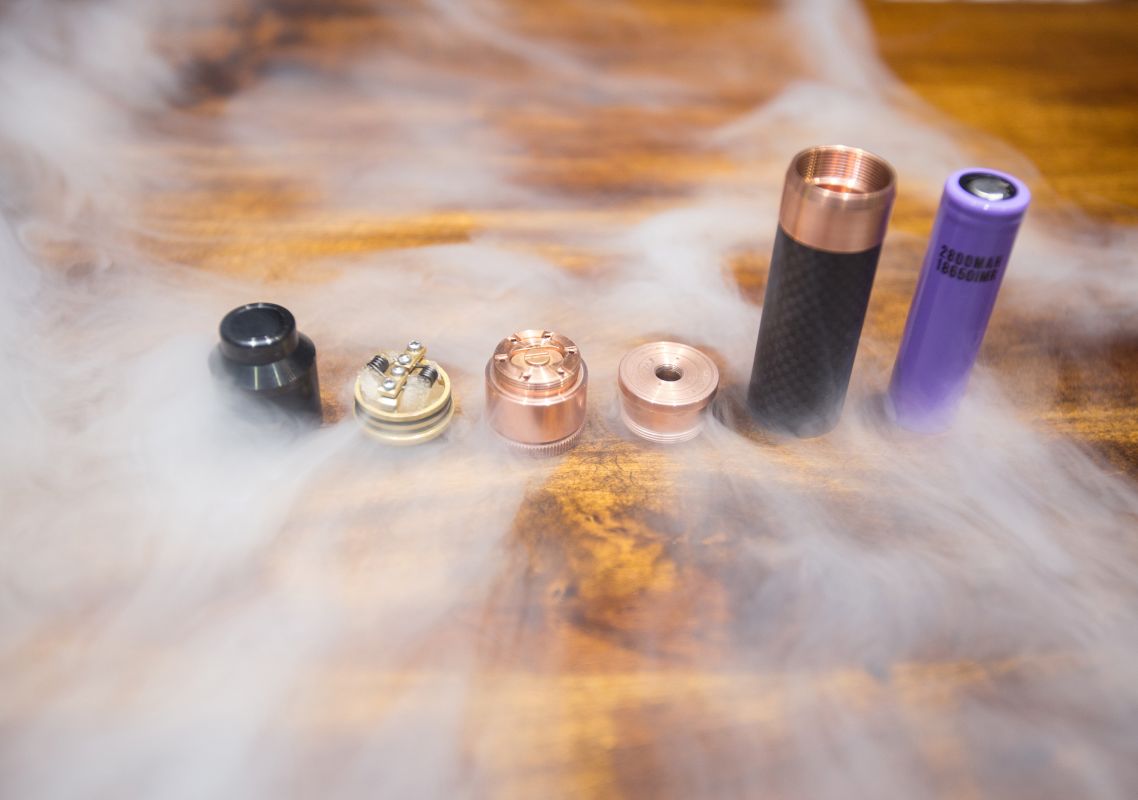 Путин одобрил полный запрет на продажу вейпов в России