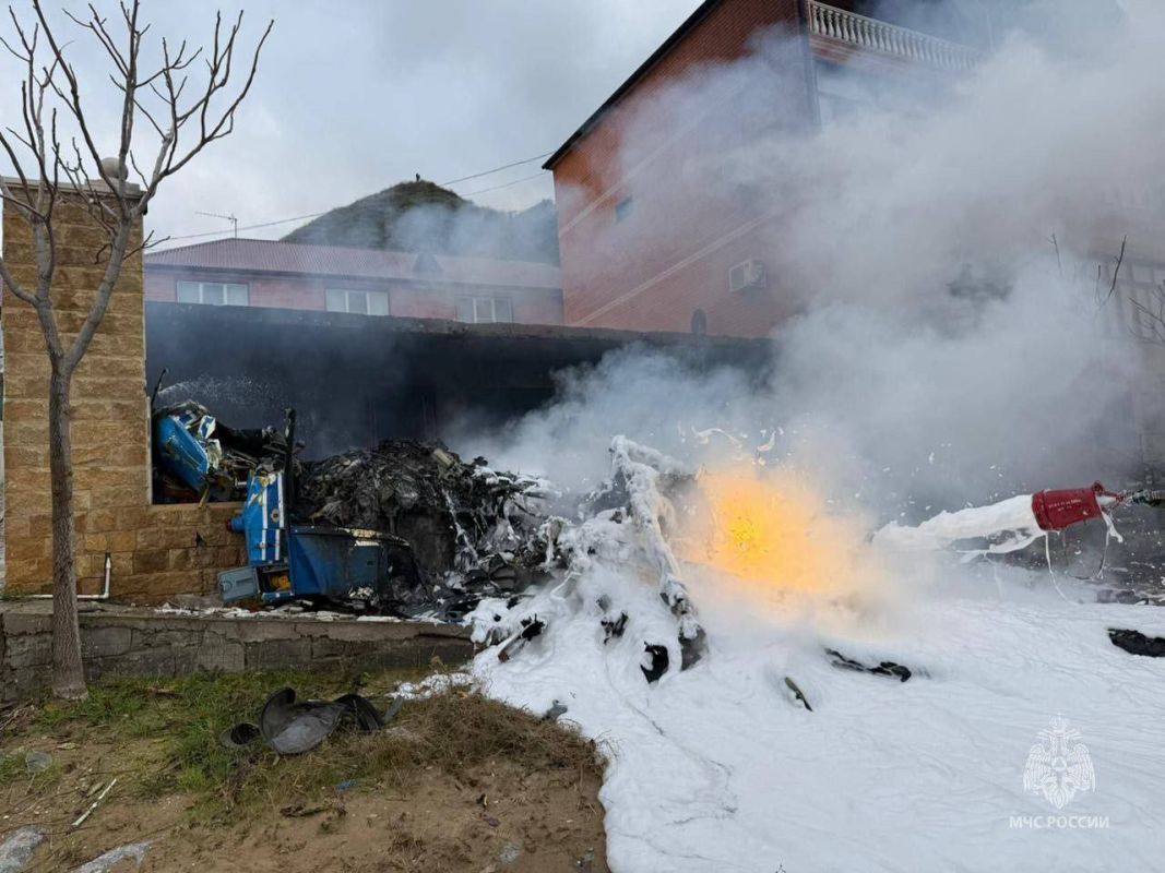 Вертолёт рухнул на дом в российском регионе: погибли четверо