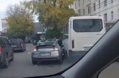Об аварии с «ГАЗелью» и легковушкой сообщили воронежцы (ВИДЕО)