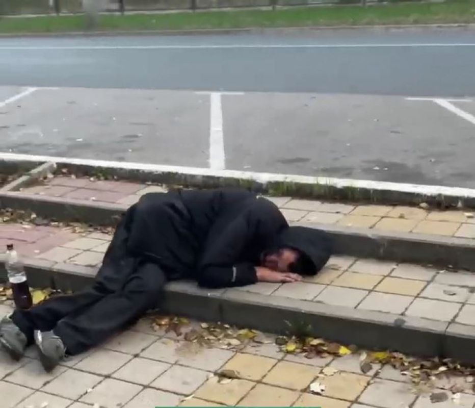 Белгородцы требуют вернуть вытрезвители после инцидента со спящим мужчиной у поликлиники