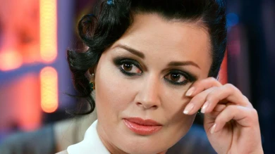 Главное за ночь. На могиле Анастасии Заворотнюк обнаружили странный предмет