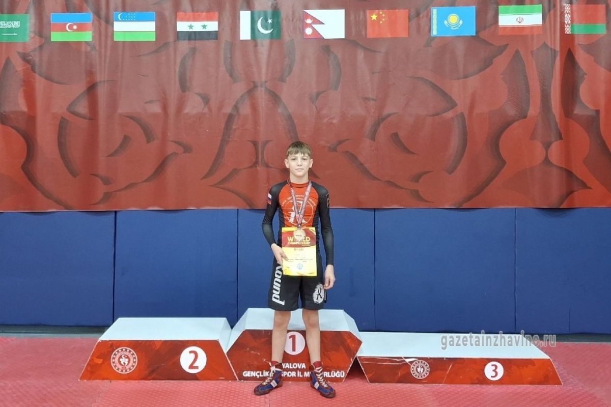 На чемпионате мира по универсальному бою победил уроженец Инжавино