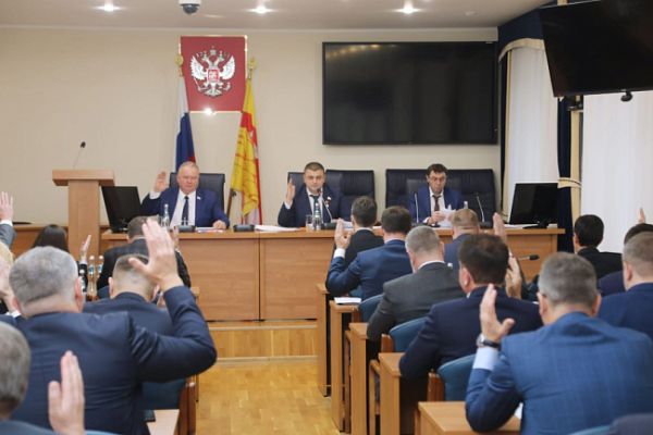 В Воронеже утвердили туристический налог и повысили оклады педагогам 