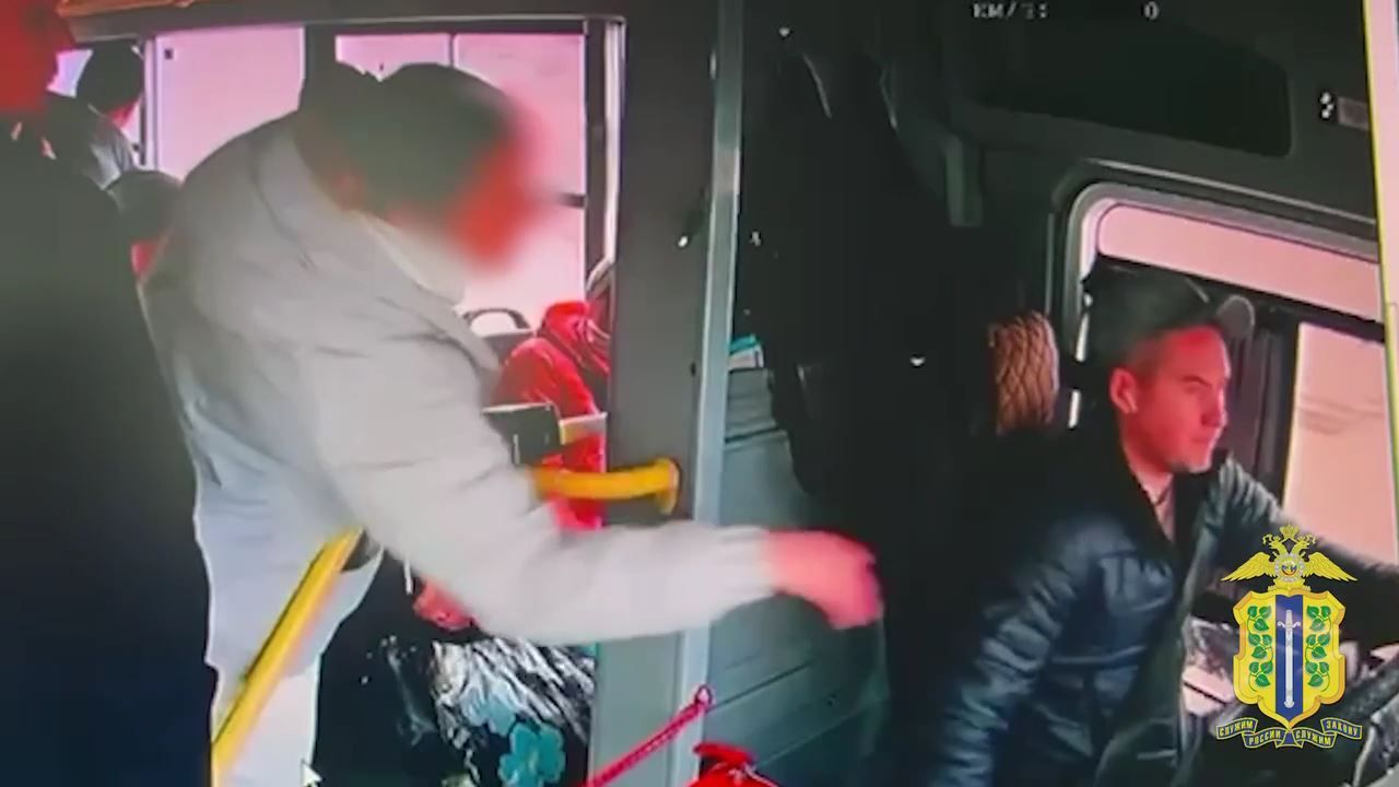 В Ельце пассажирка автобуса ударила водителя из-за проблем с оплатой проезда