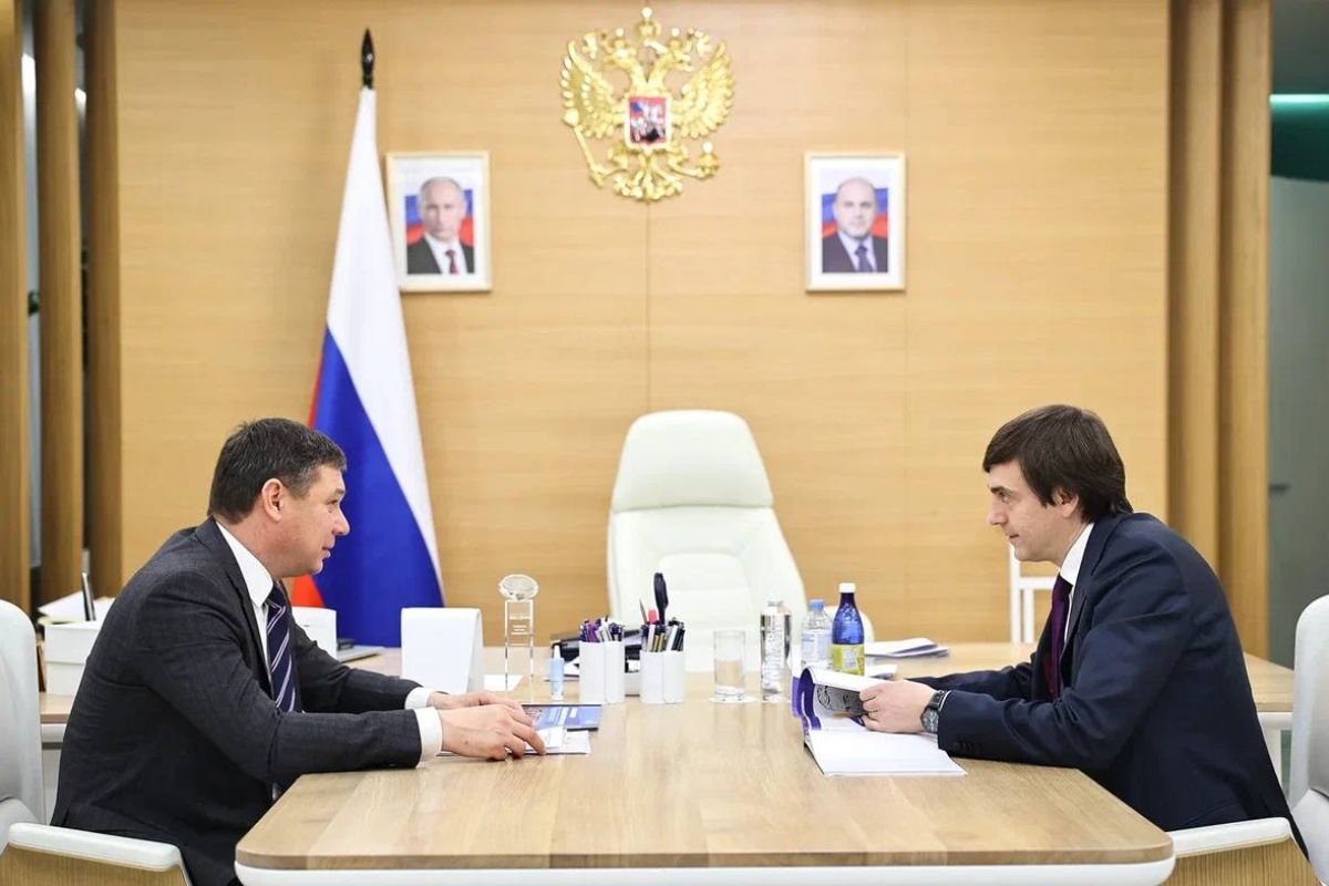 Первышов встретился с Министром просвещения России