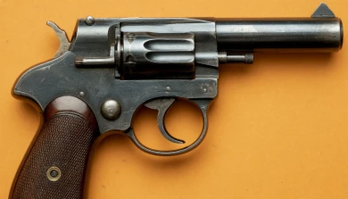 Мужчина хранил у себя дома пистолет почти 100-летней давности в Воронежской области