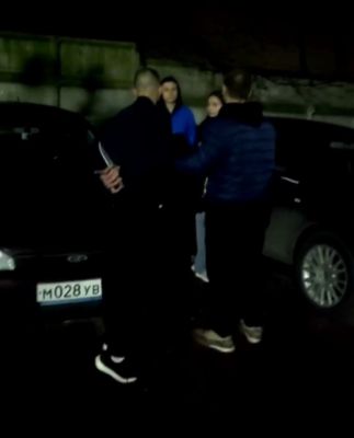 Курский автовладелец приговорен к аресту за угрозы соседям с ножом на парковке