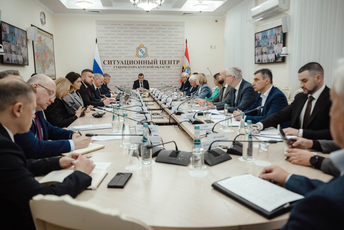 «Деньги пойдут на аппараты, а не на аппарат»: курский губернатор заявил о перекосе в финансировании медицины