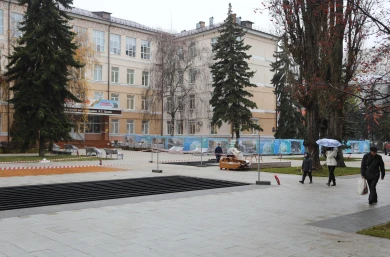 «Дореволюционные» лавочки и урны появились на воронежской улице, сообщил мэр  