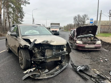 Три человека ранены в лобовом ДТП на воронежской трассе 