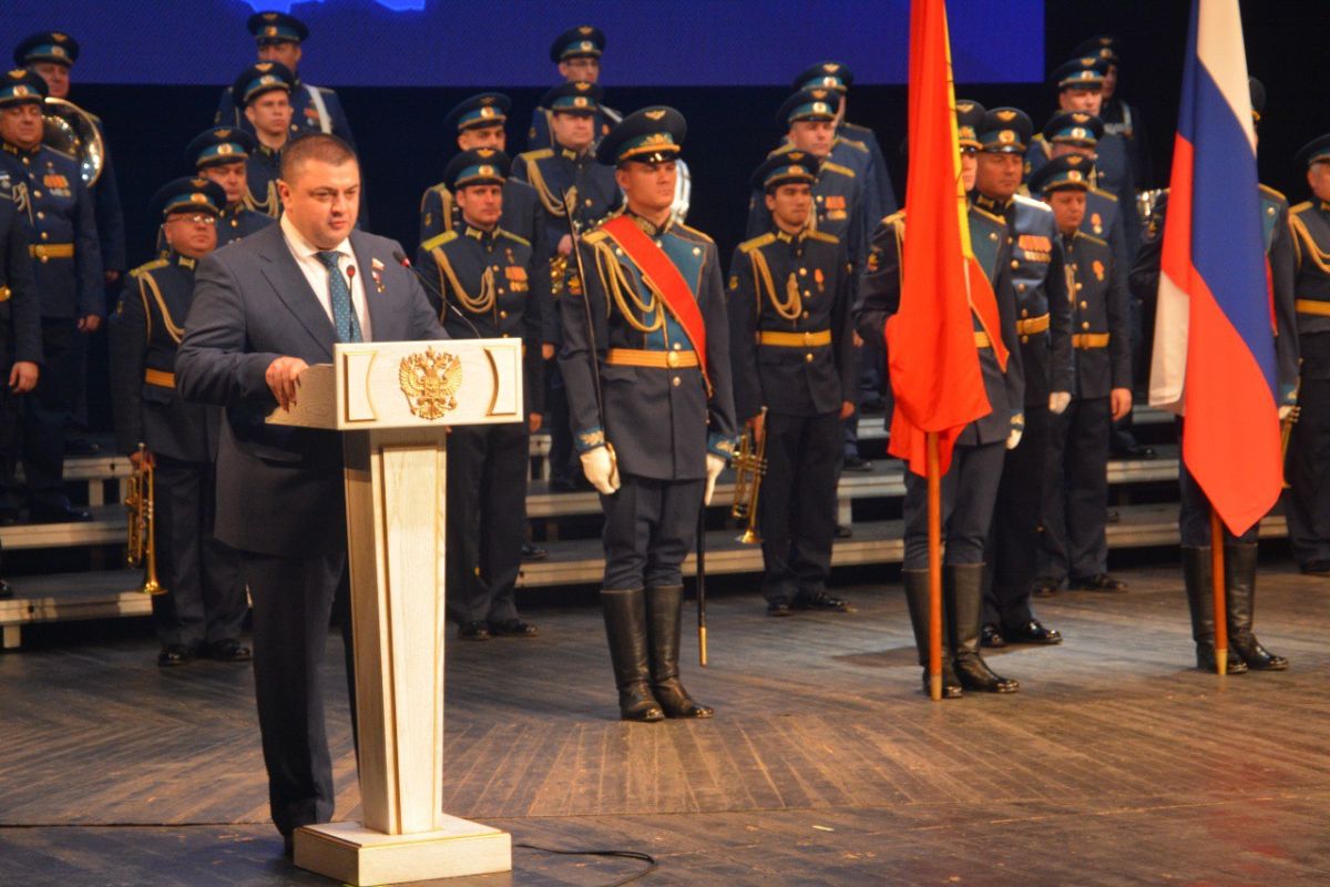 Воронежских налоговиков поздравил спикер городской Думы Андрей Дьяченко&nbsp;