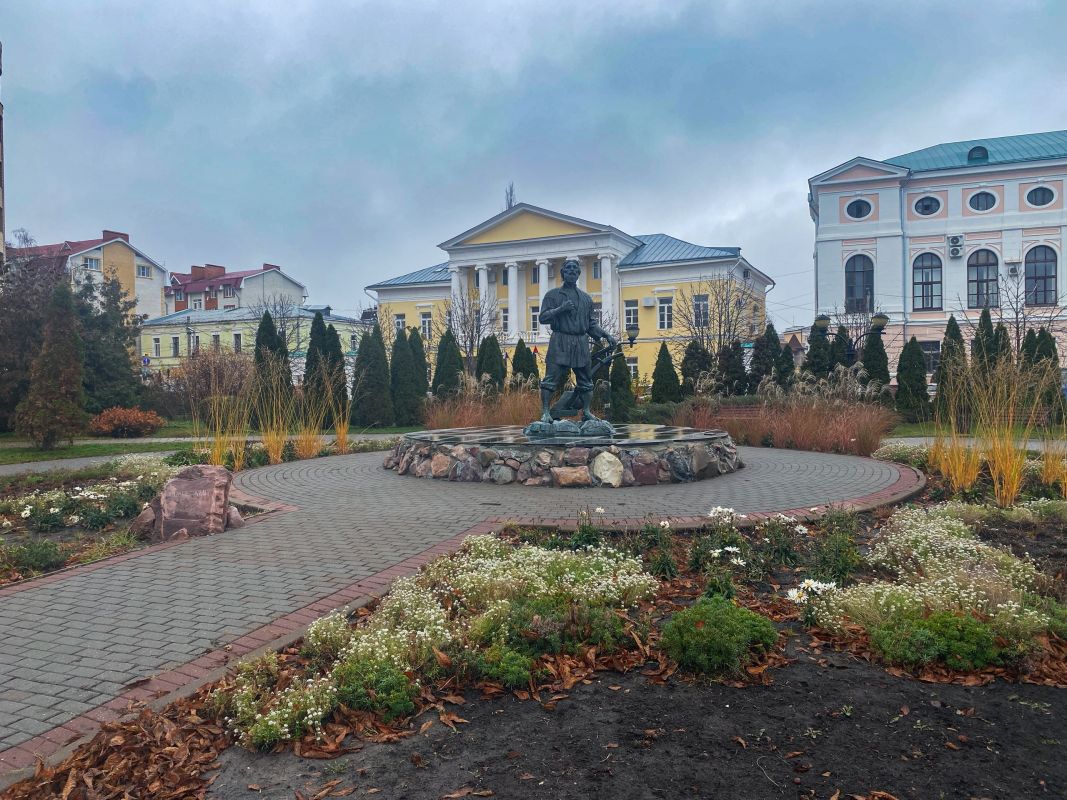 В День работников транспорта в Тамбове ясно и без осадков