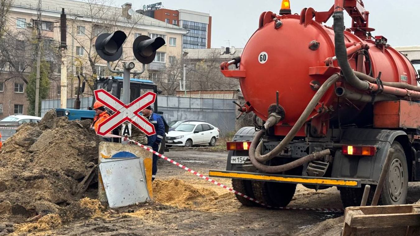 При ликвидации аварии на водоводе погиб рабочий