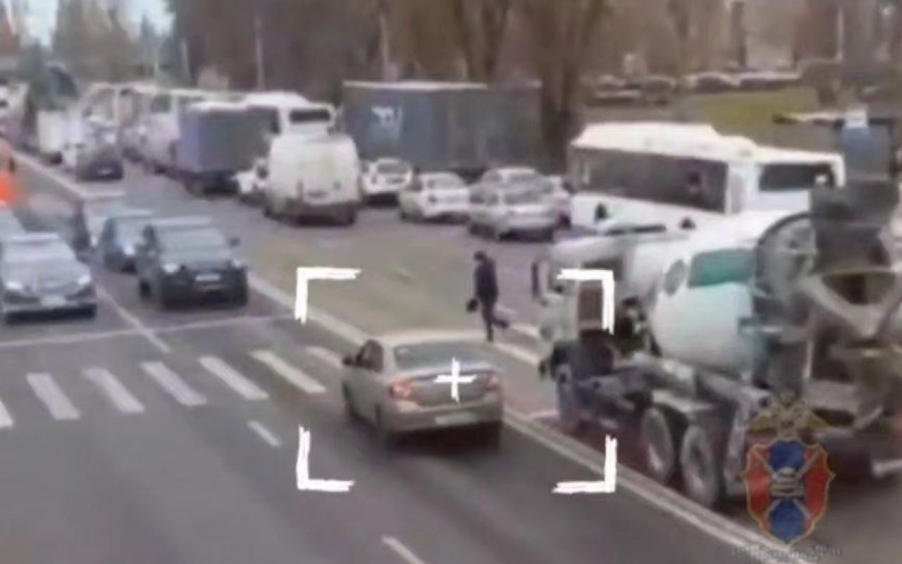 Безбашенный водитель собрал букет нарушений и отдавил ногу воронежцу (ВИДЕО)