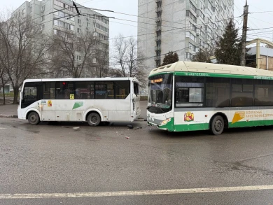 Появились подробности утренней аварии с автобусами в Воронеже