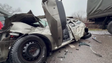 Грузовик рухнул на легковушки: массовая авария парализовала движение на объездной Курска