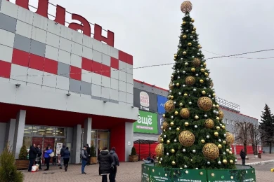 Тамбов продолжают украшать к Новому году