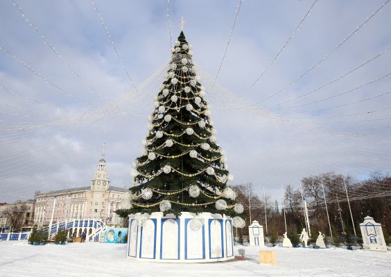 Выяснилось, когда начнут украшать к Новому году площадь Ленина 