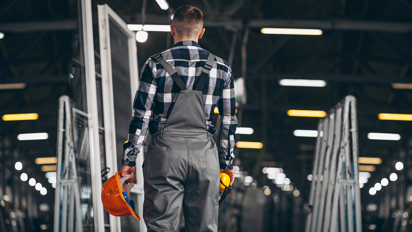 Недостаток рабочих восполнят двоечниками