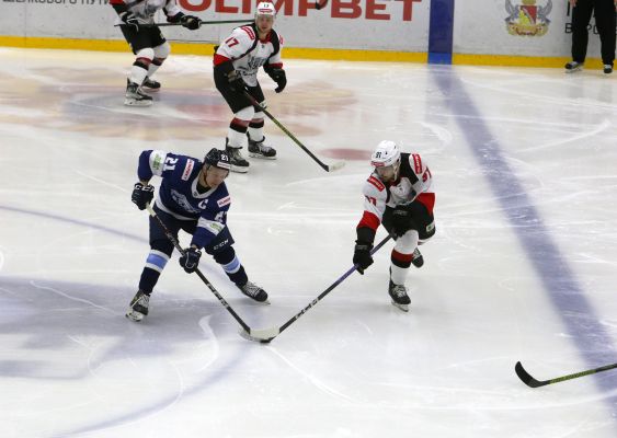 Воронежский «Буран» выиграл последний матч домашней серии