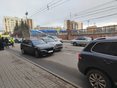 Цепная реакция на Радищева: тройное ДТП в Курске отправило человека в больницу