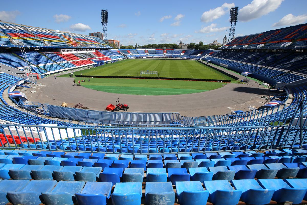 Тысяча грузовиков вывезут 50 тысяч тонн металла при&nbsp;сносе стадиона в&nbsp;центре Воронежа