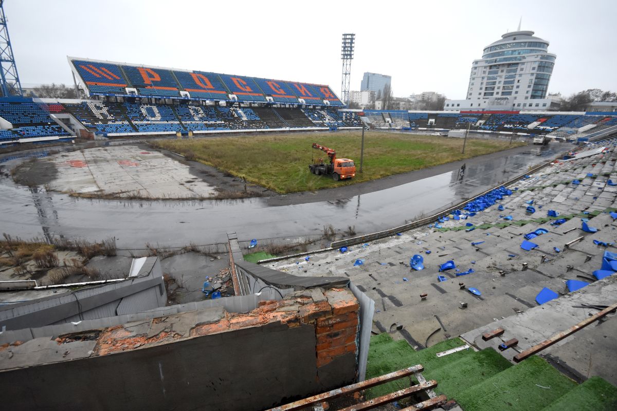 «Прощай, легенда!» Кто и&nbsp;как будет сносить стадион профсоюзов