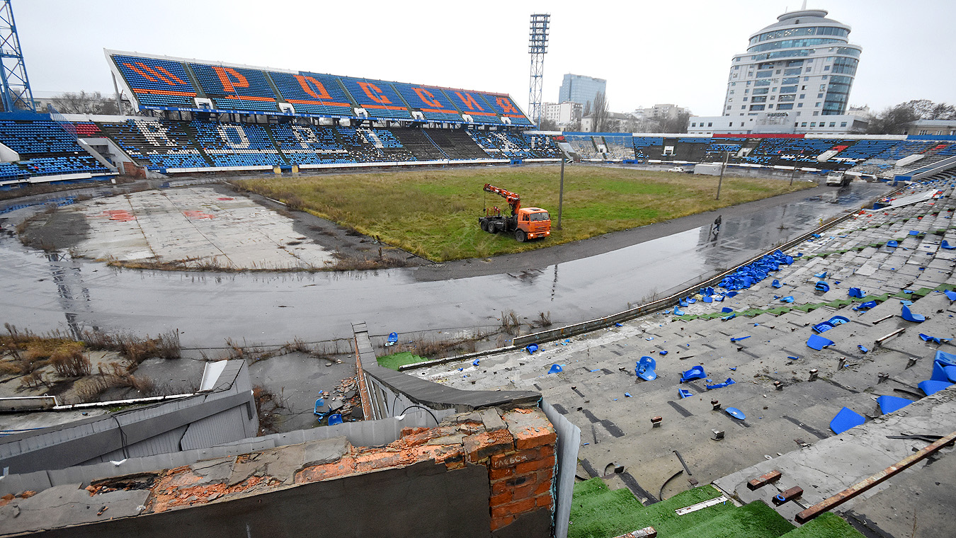 Начался снос стадиона в центре Воронежа