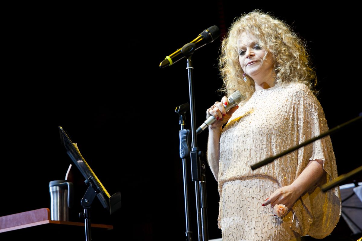 Лариса Долина