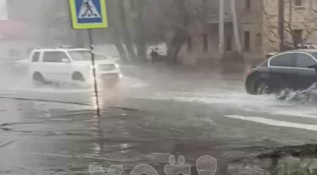 Холодную воду отключили из-за мощного потопа в Воронеже 