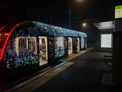 В Курске запустили новогодний именной трамвай