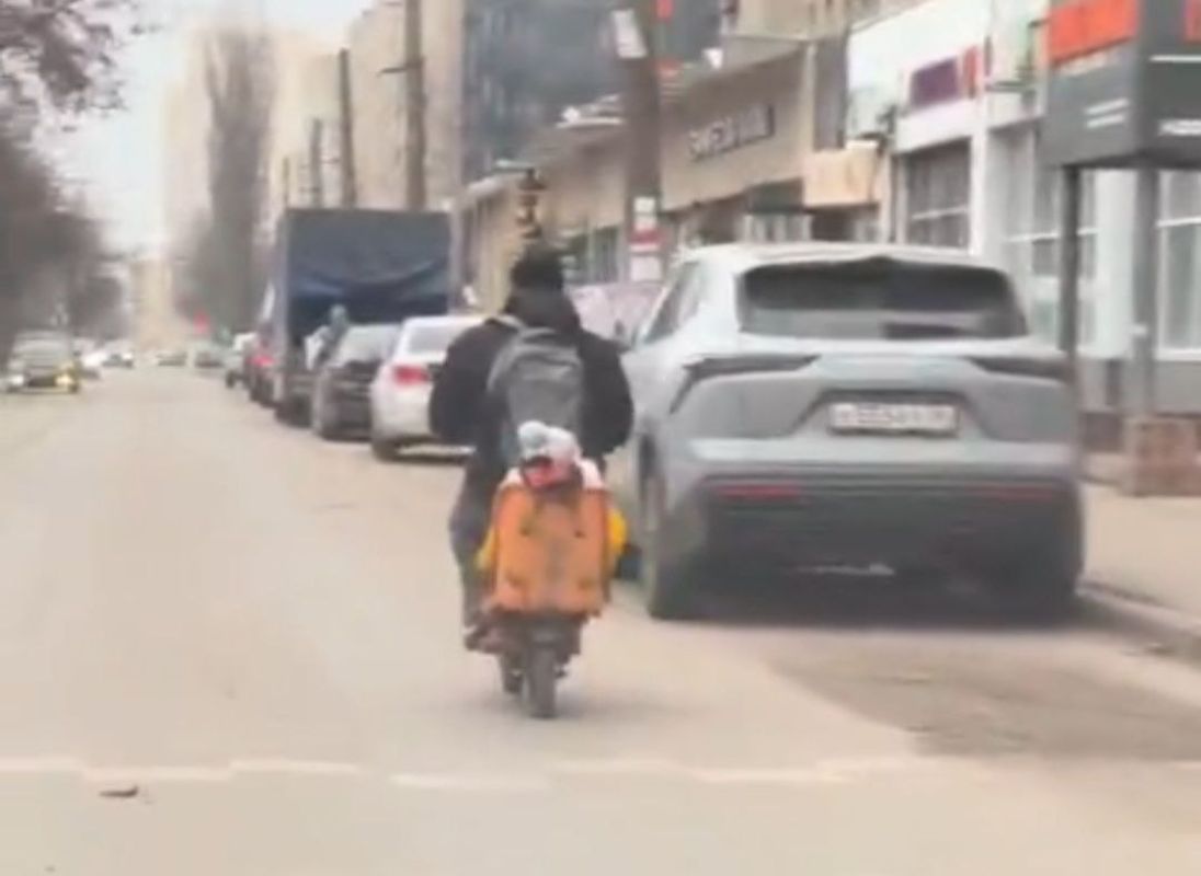 Малышка в порядке? «Улётную» поездку устроил дед маленькой воронежанке (ВИДЕО)