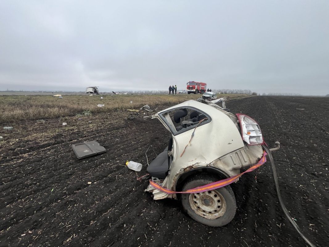 Машину разорвало пополам после массового ДТП в&nbsp;Воронежской области